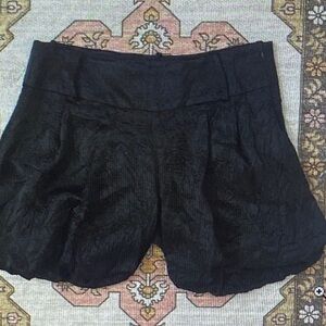 Black Women's Scallop Hem Shorts